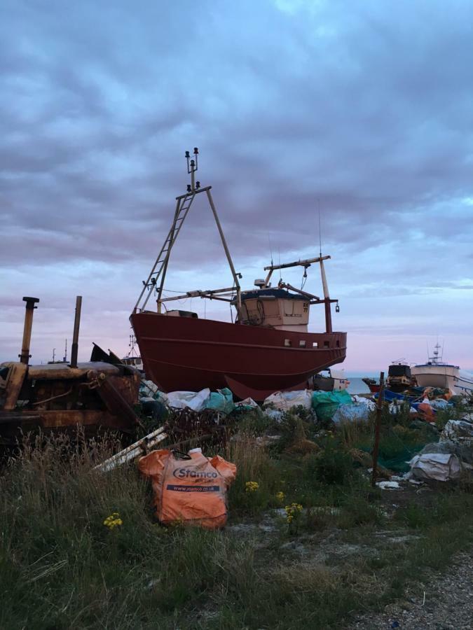 The Retro Retreat With Free Parking Appartement Hastings Buitenkant foto